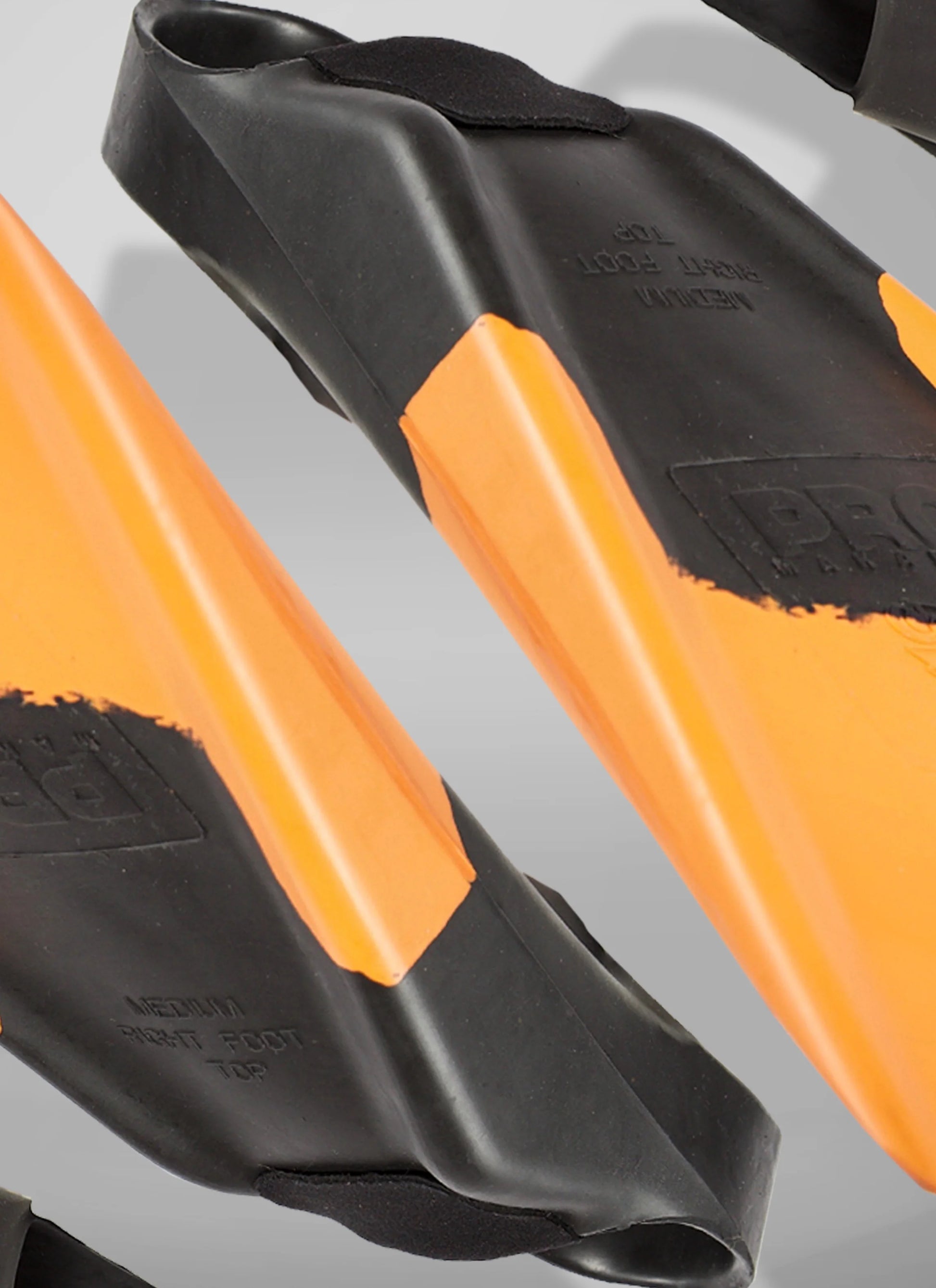 churchill-makapuu-pro-natural-gum-rubber-x8 FINSORANGE_BLACKZOOM.webp